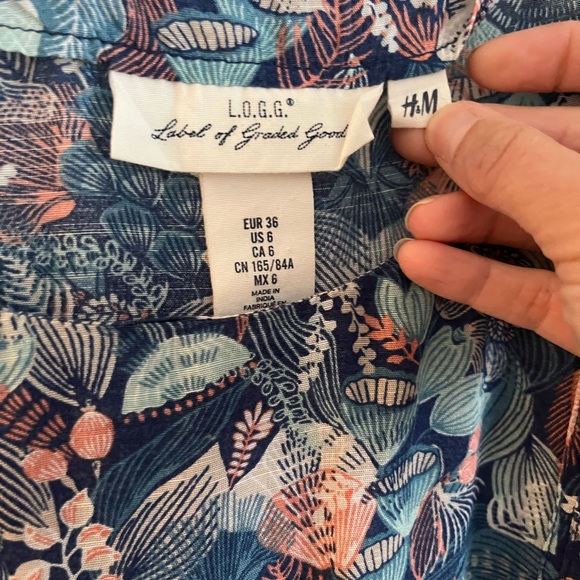 HM LOGG Blue Seashell Print Blouse, size 6 - Picture 2 of 6
